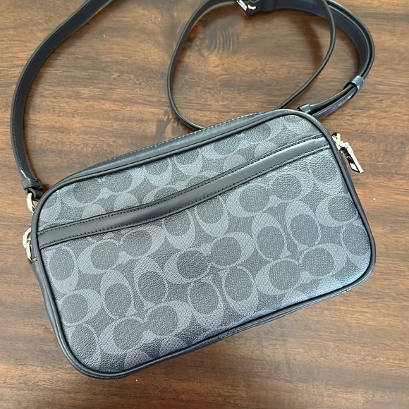 LIKE NEW COACH • Jes Crossbody in Signature Canvas - Picture 6 of 12